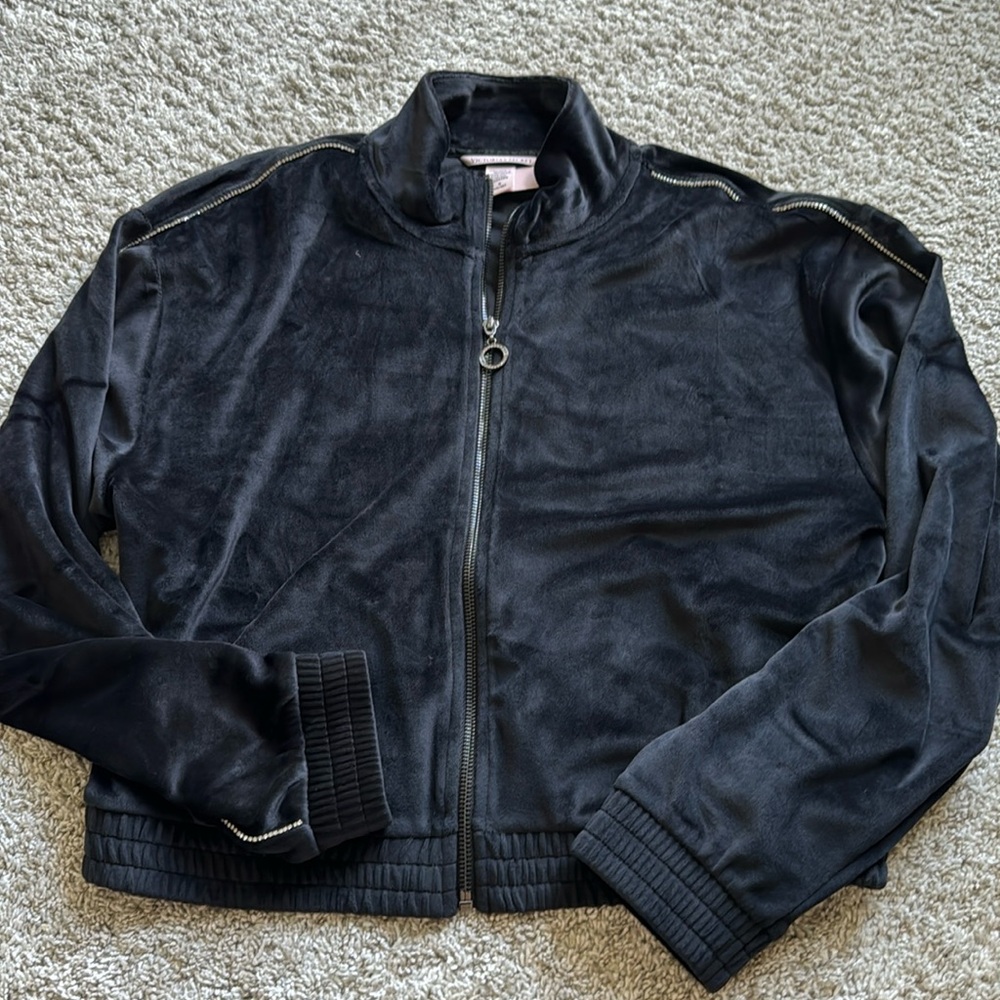 NWT Victoria’s Secret velour jacket. Size M.